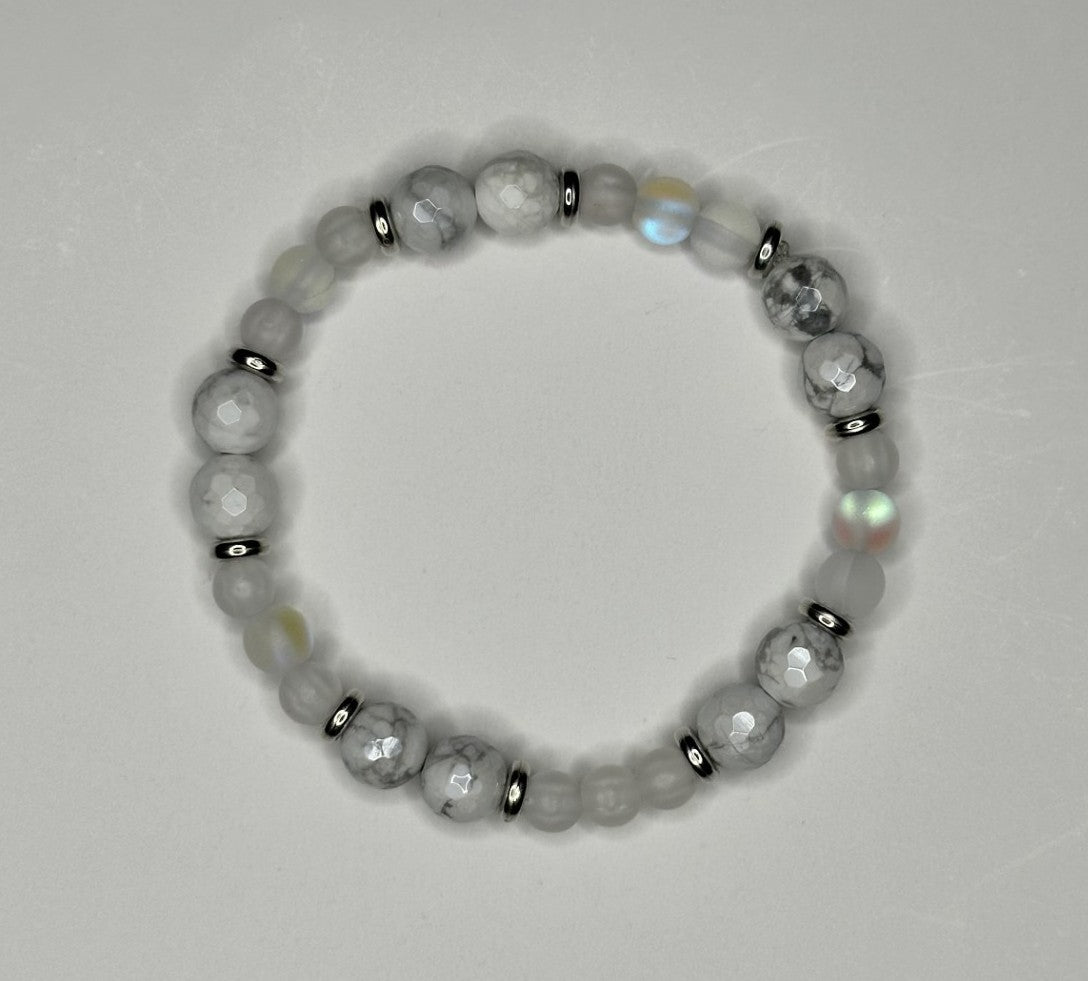 Silver Mist Glass Beaded Bracelet 🩶💨